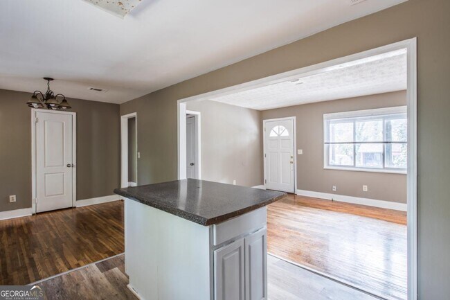 Foto del edificio - 2833 Cardo Dr NW