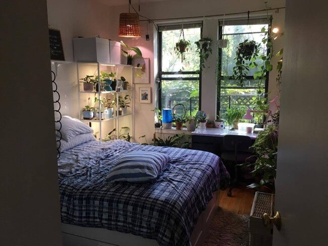 Building Photo - 23-26 29th Ave