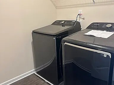 Foto del edificio - 49 Shelter Ln E