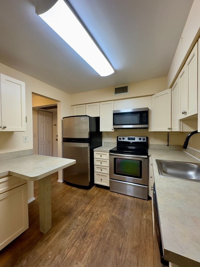 Building Photo - Charming 2 Bedroom/2 Bathroom Condo Unit in Fallstaff Community, MD!