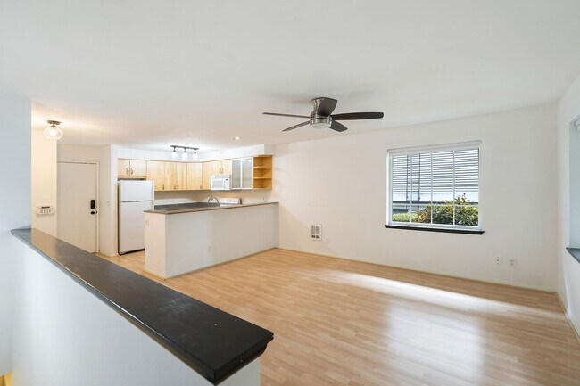Building Photo - 952 N 35th St