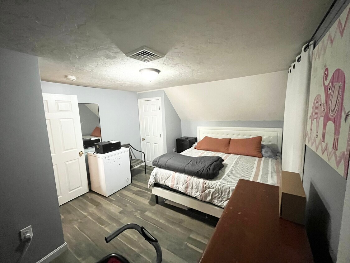 Foto principal - 211 Elm St