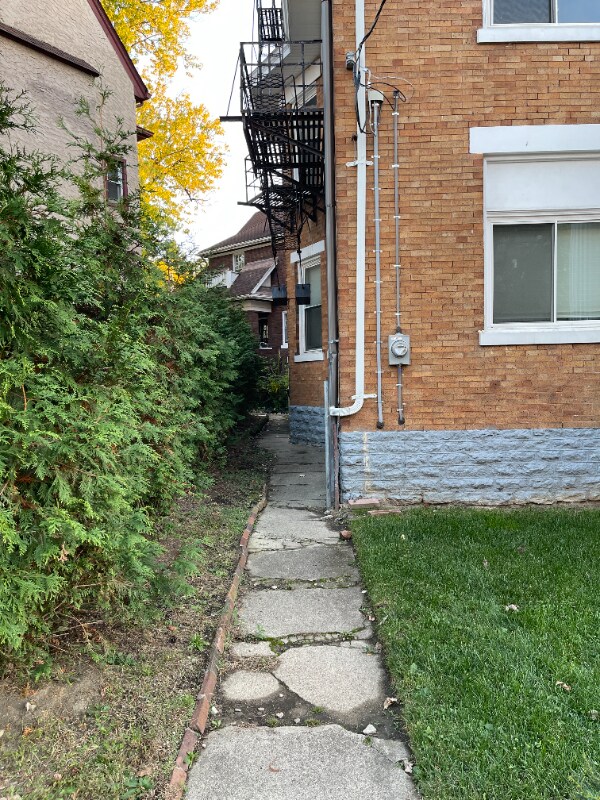 Building Photo - 1579 Dixmont Ave
