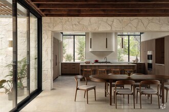 Building Photo - 4705 Balcones Dr
