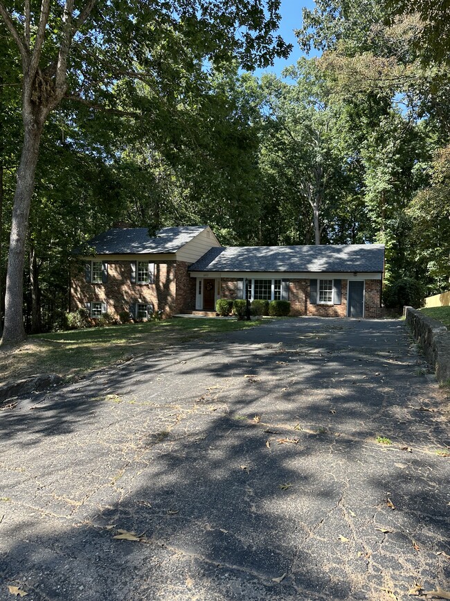 Building Photo - 643 Bedford Springs Rd