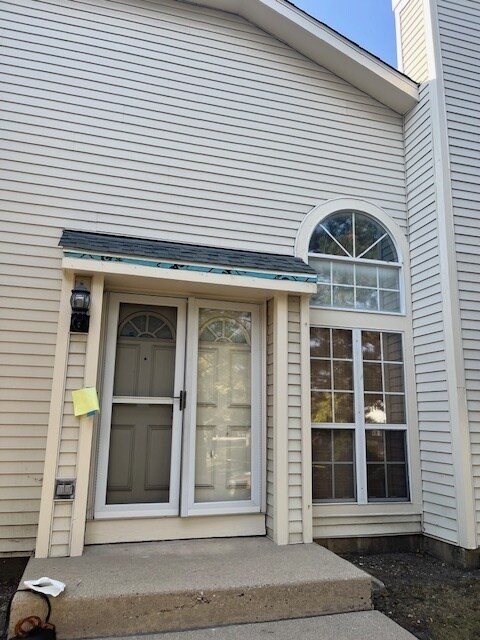 Foto del edificio - 839 Dracut Ln