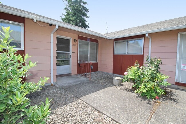 Building Photo - 2639-2639 SE 119th Ave