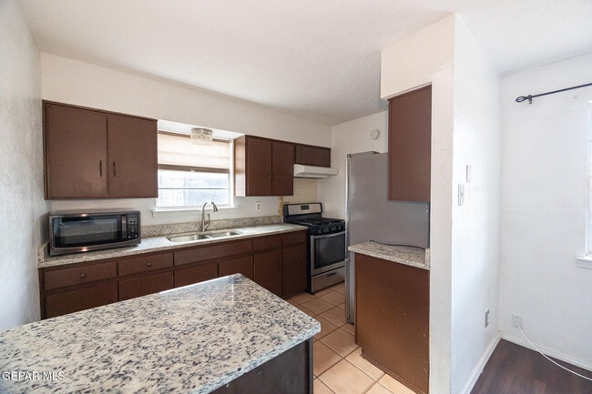 Building Photo - 5409 Edmonton Ave