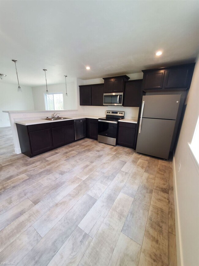 Building Photo - 3 br, 2 bath House - 1215 Chapel Hill Dr