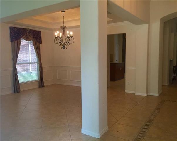 Building Photo - 1004 Royal Oaks Dr