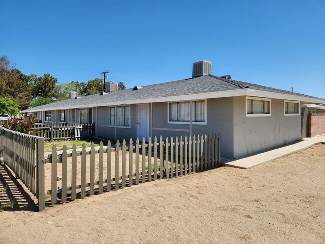 Foto del edificio - 238 S Warner St