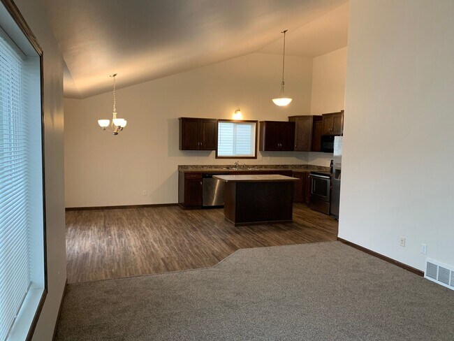 Foto del edificio - 3 Bed 3 Bath Single Family Home