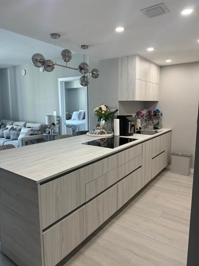 Foto del edificio - 275 NE 18th St