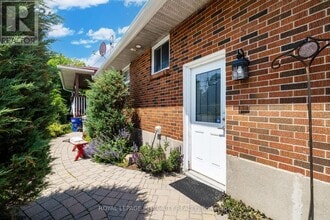 Building Photo - 924 Rex Ave
