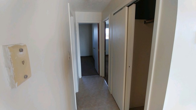 Building Photo - 104 Gale Ct