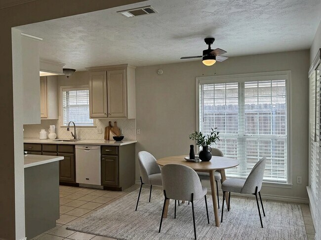 Foto del edificio - 225 Karten Ln