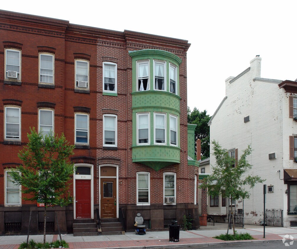 Foto del edificio - 814 Dekalb St