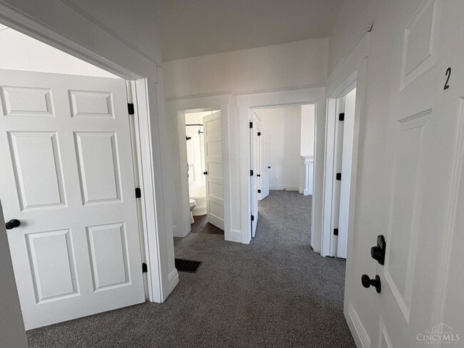 Building Photo - 2218 Highland Ave