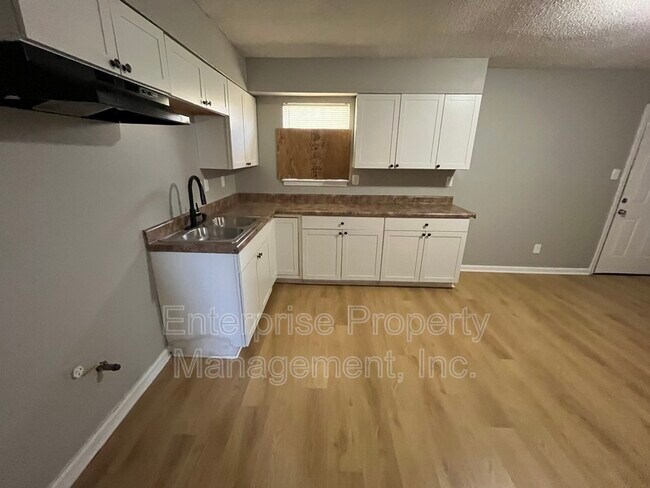 Foto del edificio - 5362 Beaverton Dr