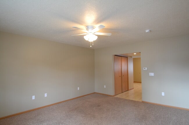 Building Photo - 610 S Sixth St