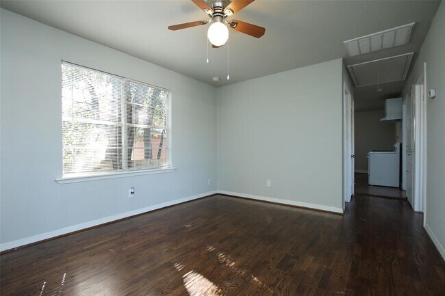 Building Photo - 710 E 33rd St