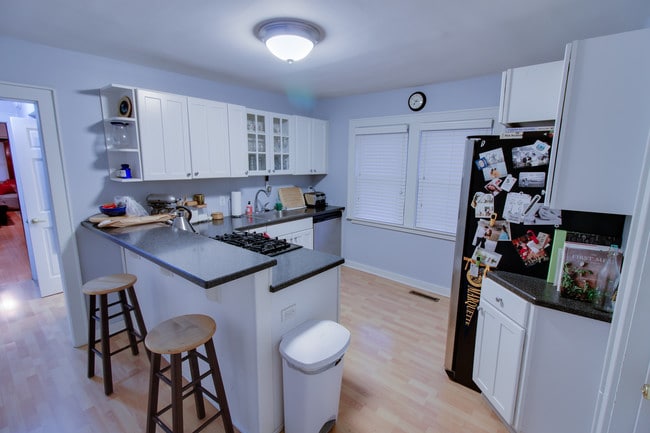 Kitchen - 1621 N Astor St