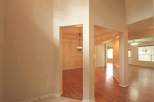 Foto del edificio - 4430 Waverly Canyon Ln