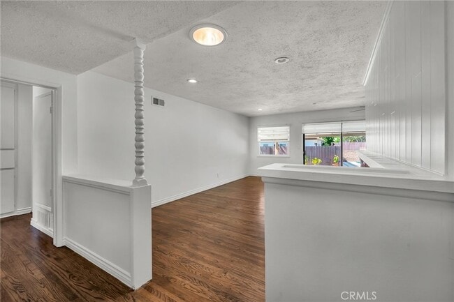 Building Photo - 6139 Tampa Ave