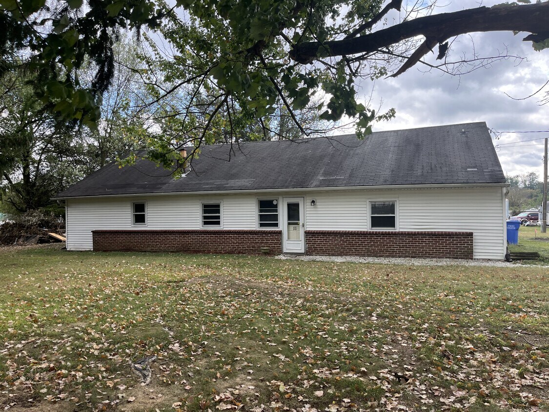 Primary Photo - 11 Pine Hill Ave
