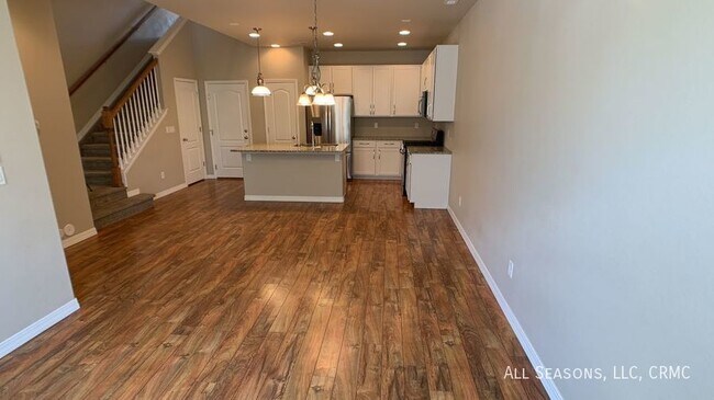 Building Photo - 8946 Bella Flora Heights