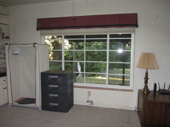 Foto del edificio - 1220 W Mendocino Ave