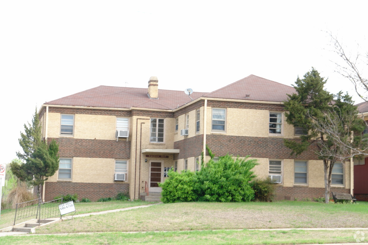 Building Photo - Lyndon Hall