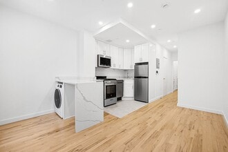 Building Photo - 27 W 84th St