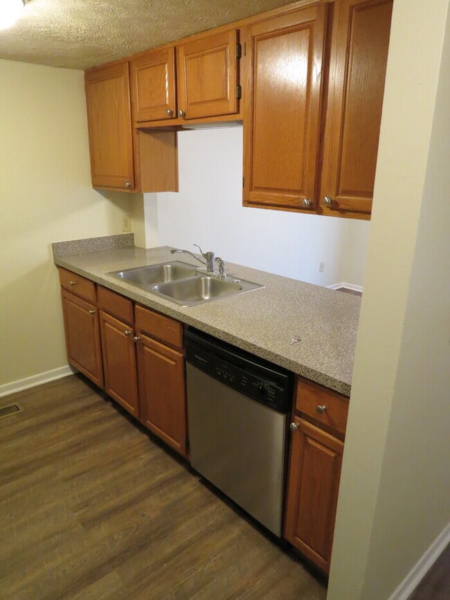 Building Photo - 2269 Hughey Dr