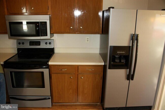 Building Photo - 804 Chadwick Cir