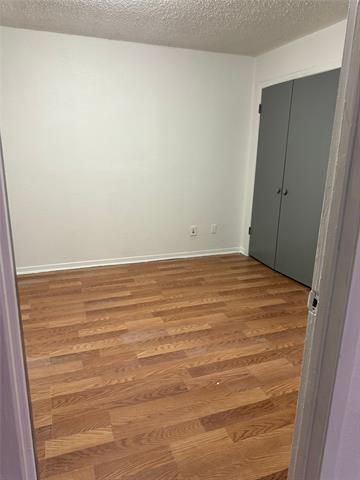 Foto del edificio - 830 N Lancaster Ave