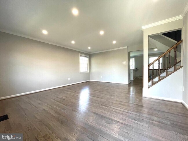 Building Photo - 7343 Crestleigh Cir