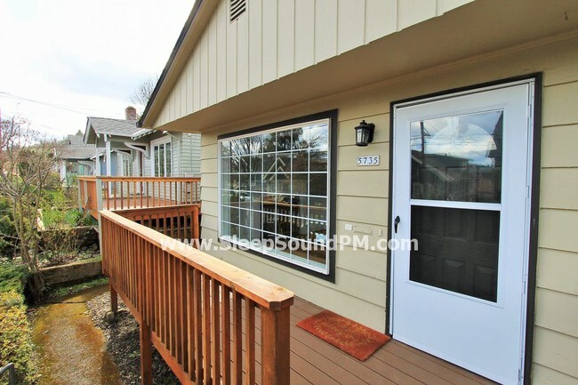Foto del edificio - 5735 SW Corbett Ave