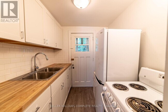 Photo du bâtiment - 68 Arkledun Ave