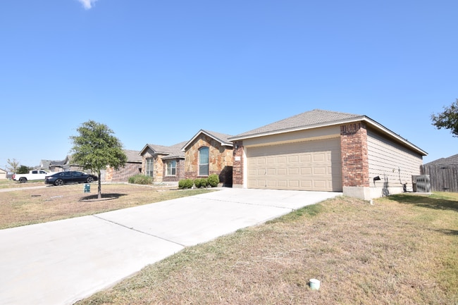 Building Photo - 1119 Jamestown Dr