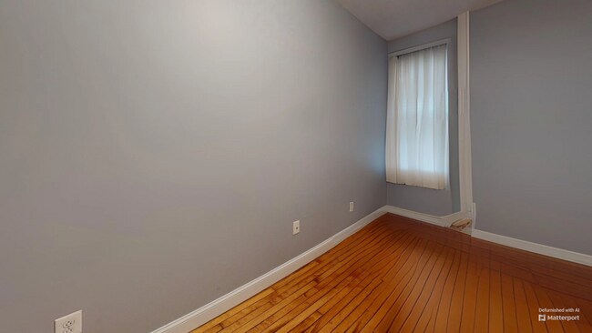 Building Photo - 330 1/2 E St