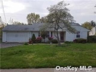 Primary Photo - 270 I U Willets Rd