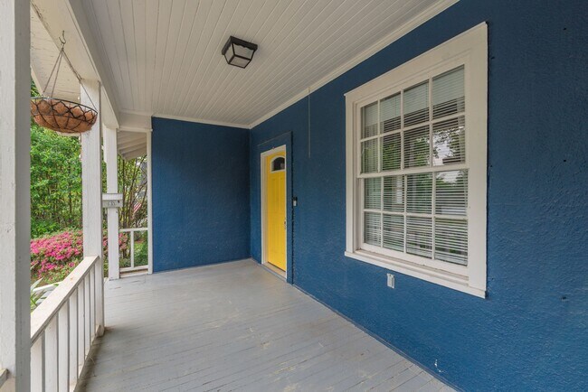 Building Photo - 2056 McDowell St