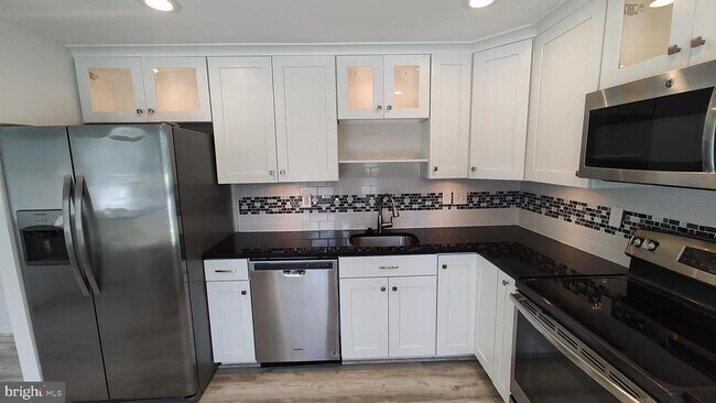 Foto del edificio - 2 Shadowbrook Ct
