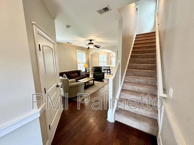 Building Photo - 121 Park Ridge Way