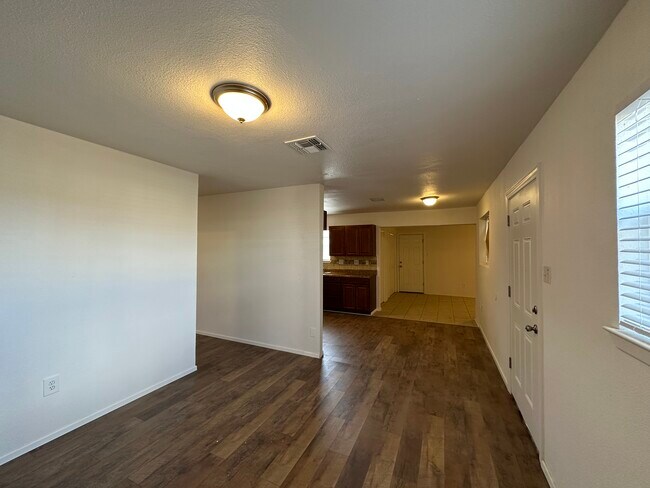 Foto del edificio - 4345 Ridgedale Ave