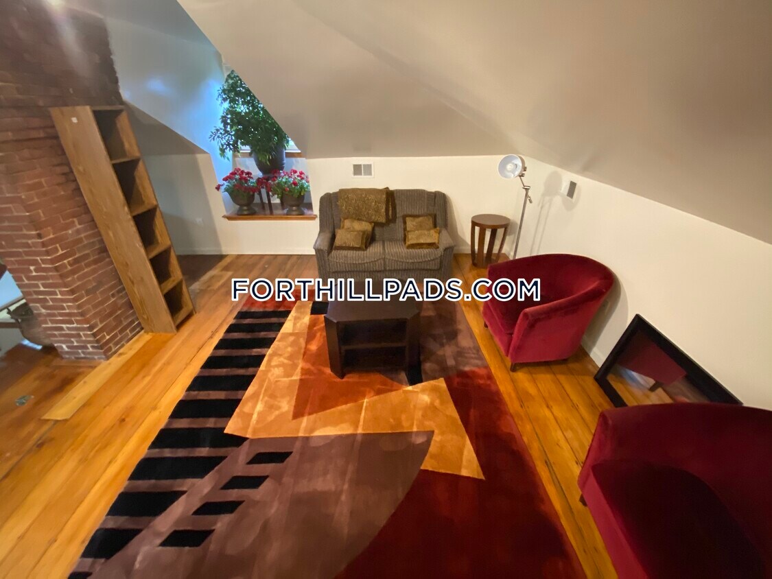 Foto principal - 146 Cedar St