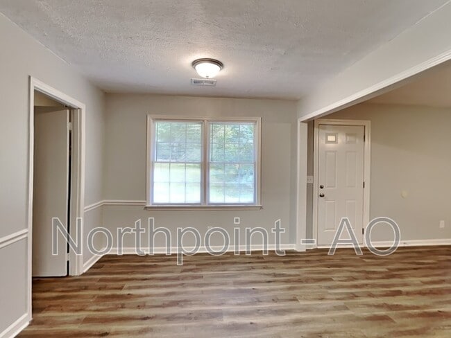 Building Photo - 175 Mountain View Cir