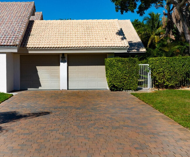 Building Photo - 9765 Erica Ct