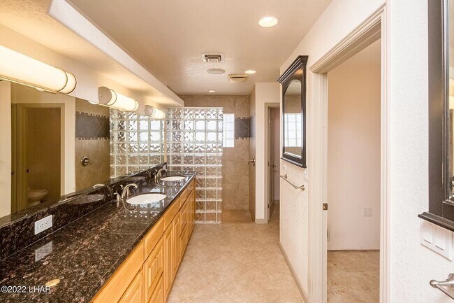 Building Photo - 2760 Barbara Dr